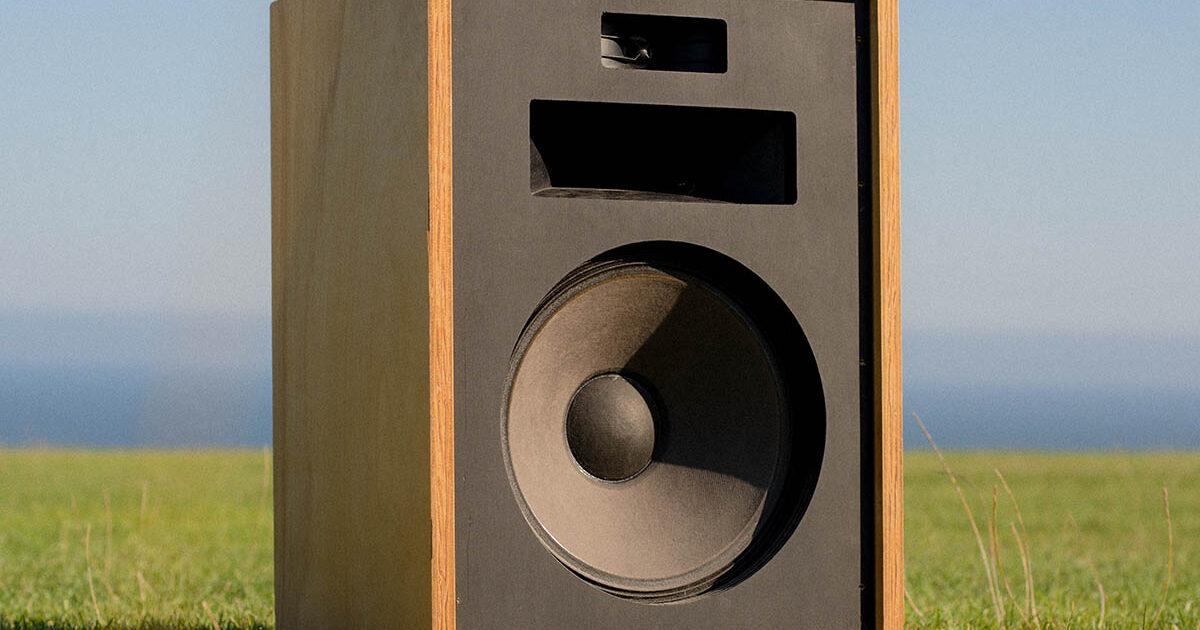 White Home Music Speaker Expensive Luxury Vintage Design